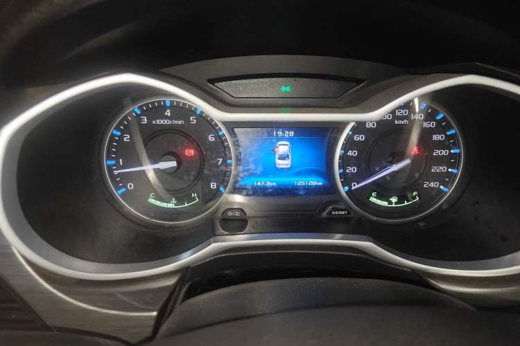 Used Geely Auto Emgrand 2017 Sedan Million Edition 1.5L Manual Luxury Model Odometer Close Up