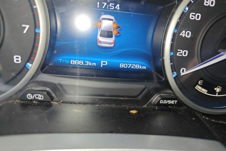 Used Geely Auto Emgrand 2017 Sedan Million Edition 1.5L CVT Upward Version Odometer Close Up