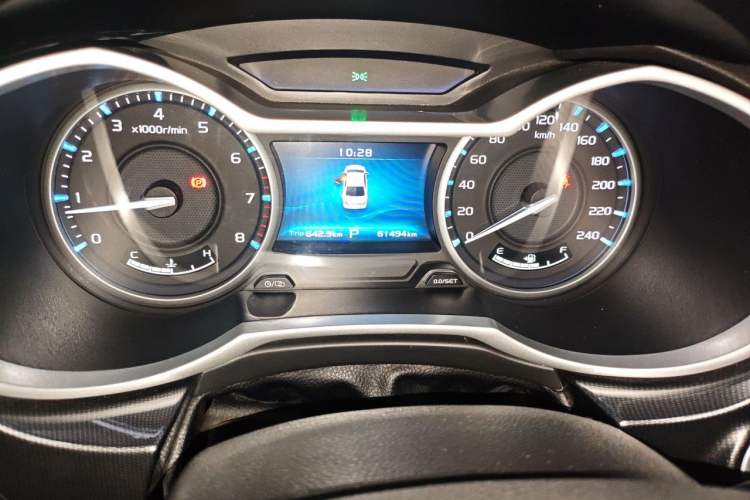 Used Geely Auto Emgrand 2017 Sedan Million Edition 1.5L CVT Upward Connectivity Version Odometer Close Up
