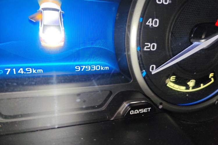 Used Geely Auto Emgrand 2017 Sedan Million Edition 1.5L Manual Upward Connect Version Odometer Close Up