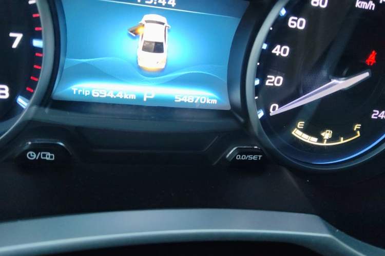 Used Geely Auto Emgrand 2017 Sedan Million Edition 1.5L CVT Upward Version Odometer Close Up