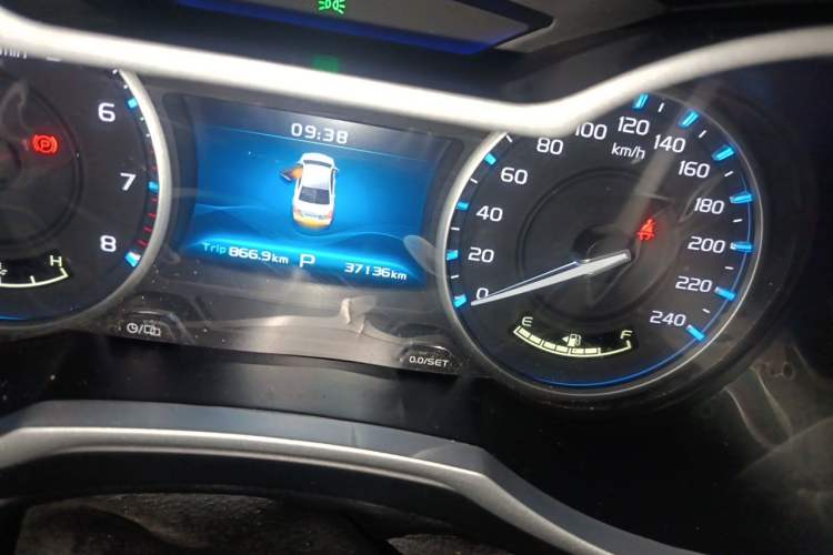 Used Geely Auto Emgrand 2017 Sedan Million Edition 1.5L CVT Upward Version Odometer Close Up
