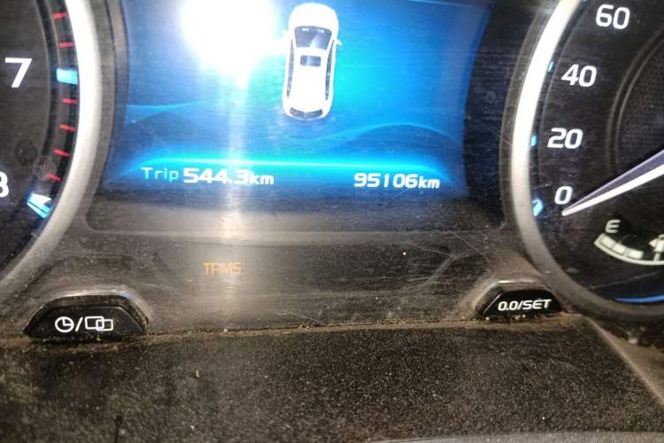 Used Geely Auto Emgrand 2017 Hatchback RS Million Edition 1.5L Manual Upward Version Odometer Close Up