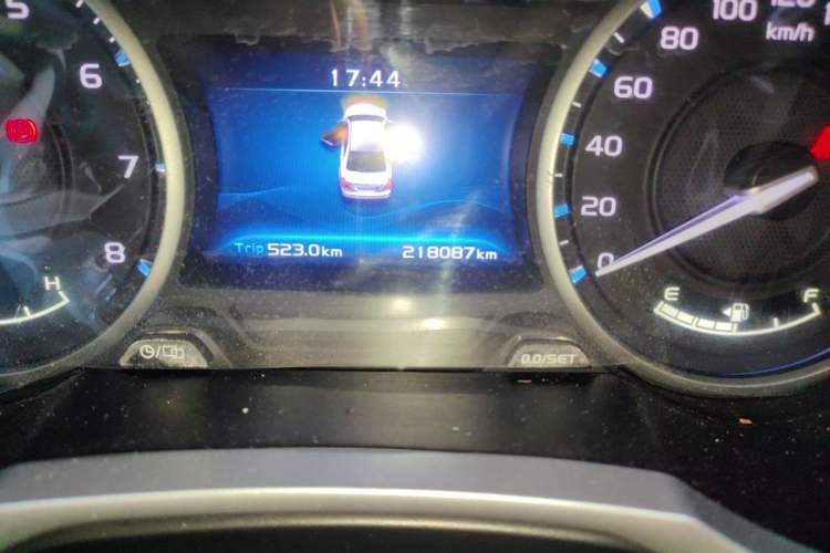 Used Geely Auto Emgrand 2017 Sedan Million Edition 1.5L Manual Luxury Model Odometer Close Up