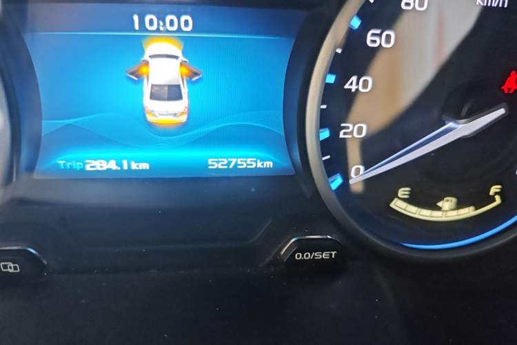 Used Geely Auto Emgrand 2017 Sedan Million Edition 1.5L Manual Luxury Model Odometer Close Up