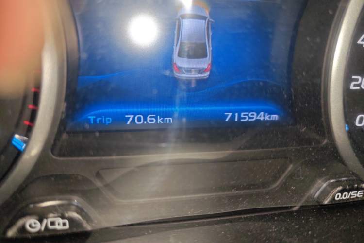 Used Geely Auto Emgrand 2017 Sedan Million Edition 1.5L Manual - Upward Version Odometer Close Up
