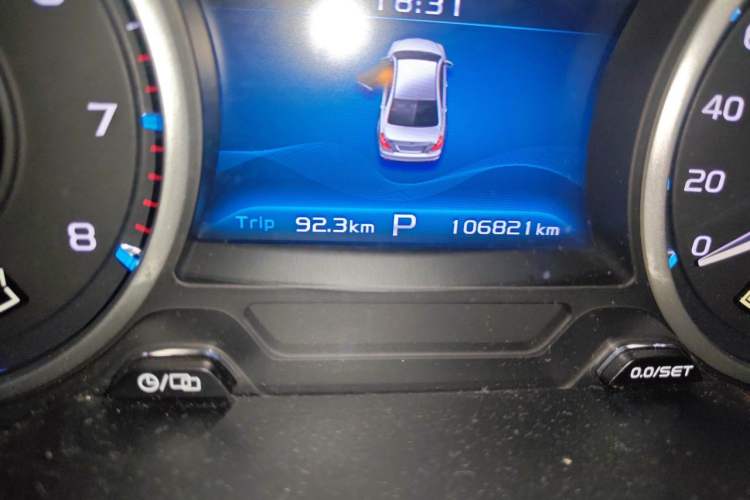 Used Geely Auto Emgrand 2017 Sedan Million Edition 1.5L CVT Luxury Model Odometer Close Up