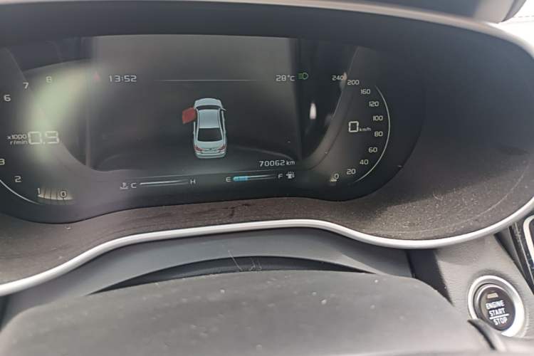 Used Geely Auto Emgrand 2017 Sedan Million Edition 1.5L Manual - Upward Version Odometer Close Up