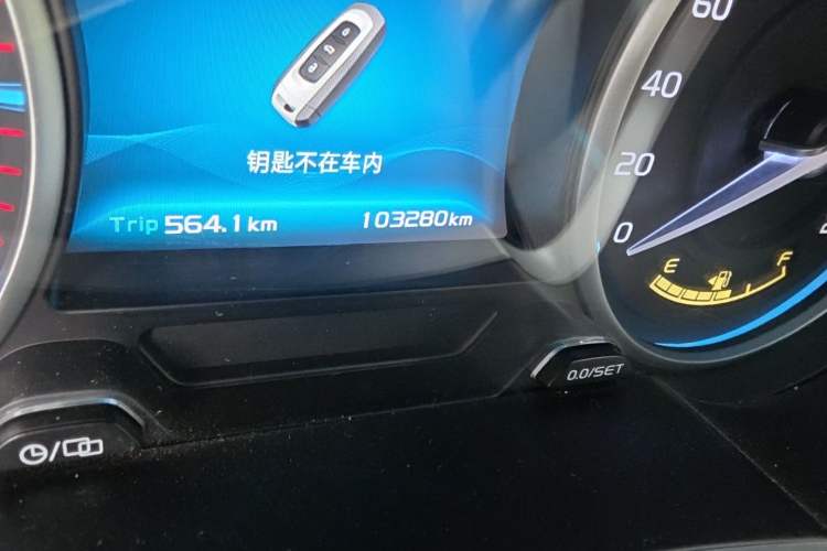 Used Geely Auto Emgrand 2017 Sedan Million Edition 1.5L Manual - Upward Version Odometer Close Up