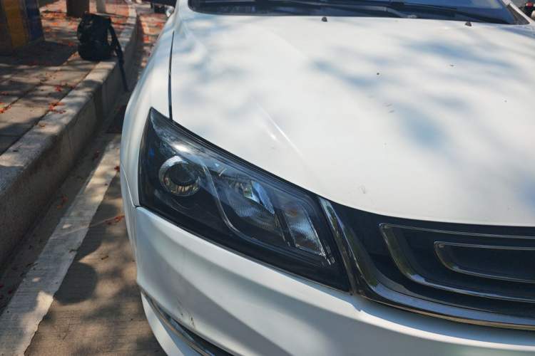 Used Geely Auto Emgrand 2017 Sedan Million Edition 1.5L Manual - Upward Version Right Front Headlight