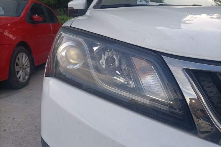 Used Geely Auto Emgrand 2017 Hatchback RS Million Edition 1.5L CVT Upward Version Right Front Headlight