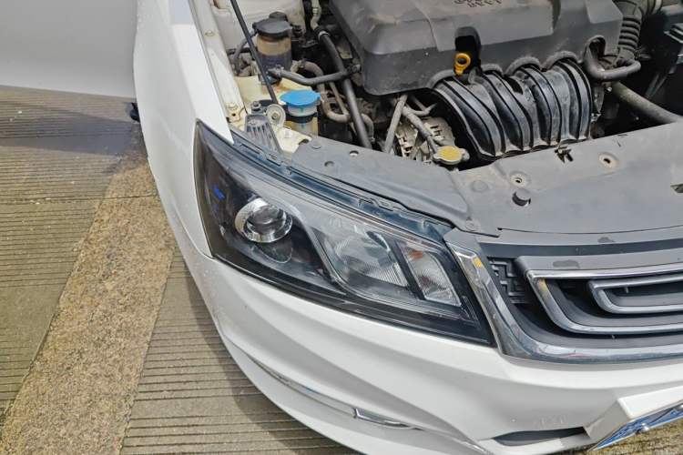 Used Geely Auto Emgrand 2017 Sedan Million Edition 1.5L Manual - Upward Version Right Front Headlight