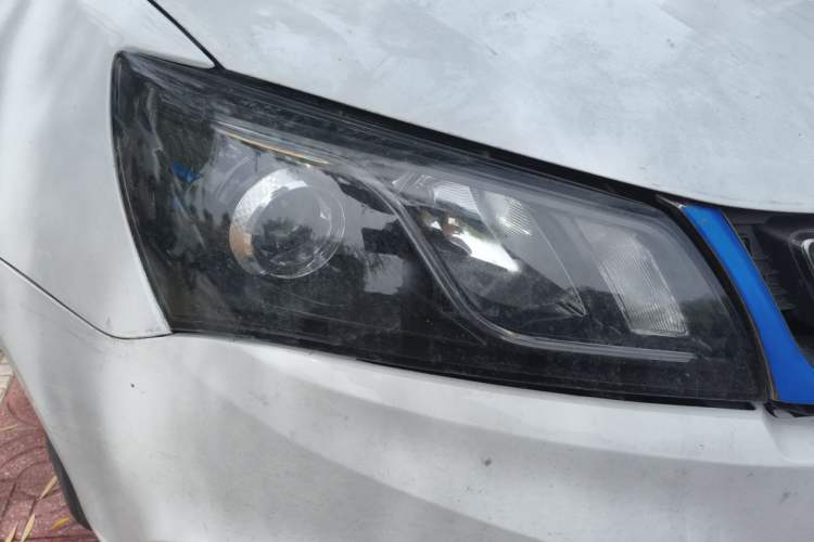Used Geely Auto Emgrand 2017 Sedan Million Edition 1.5L Manual Upward Connect Version Right Front Headlight