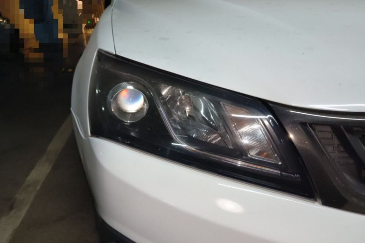 Used Geely Auto Emgrand 2017 Hatchback RS Million Edition 1.5L CVT Upward Version Right Front Headlight