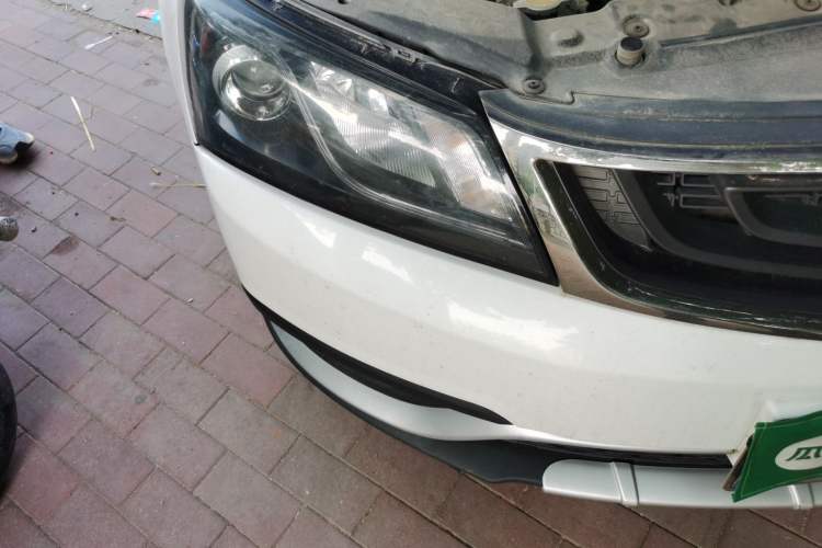 Used Geely Auto Emgrand 2017 Hatchback RS Million Edition 1.5L Manual Upward Version Right Front Headlight