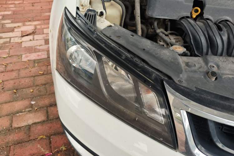 Used Geely Auto Emgrand 2017 Hatchback RS Million Edition 1.5L CVT Upward Version Right Front Headlight