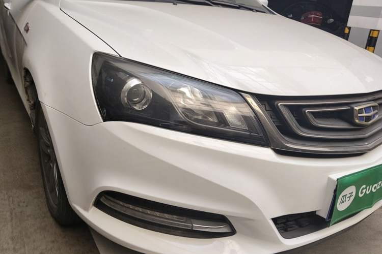 Used Geely Auto Emgrand 2017 Sedan Million Edition 1.5L Manual - Upward Version Right Front Headlight