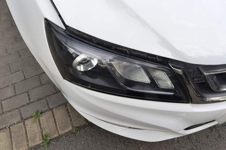 Used Geely Auto Emgrand 2017 Sedan Million Edition 1.5L Manual - Upward Version Right Front Headlight