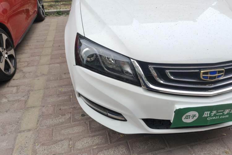 Used Geely Auto Emgrand 2017 Sedan Million Edition 1.5L Manual Luxury Model Right Front Headlight