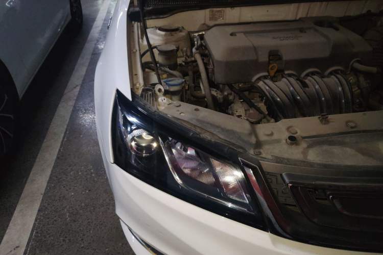 Used Geely Auto Emgrand 2017 Sedan Million Edition 1.5L CVT Upward Version Right Front Headlight