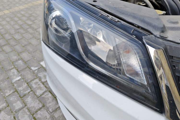Used Geely Auto Emgrand 2017 Sedan Million Edition 1.5L Manual Upward Connect Version Right Front Headlight