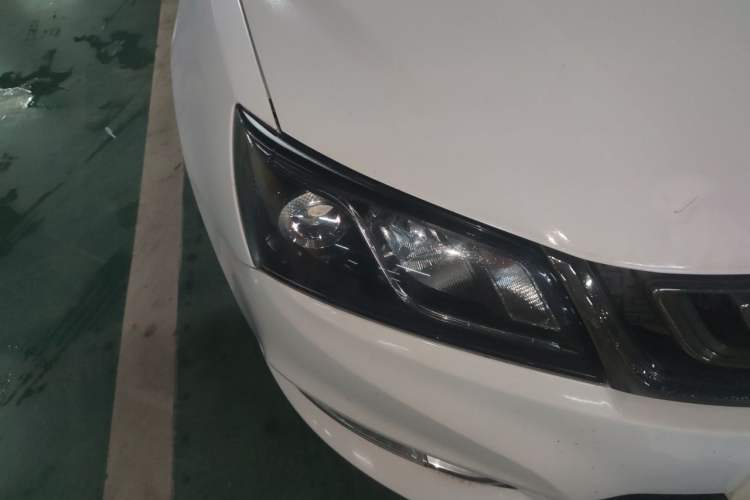 Used Geely Auto Emgrand 2017 Sedan Million Edition 1.5L Manual - Upward Version Right Front Headlight