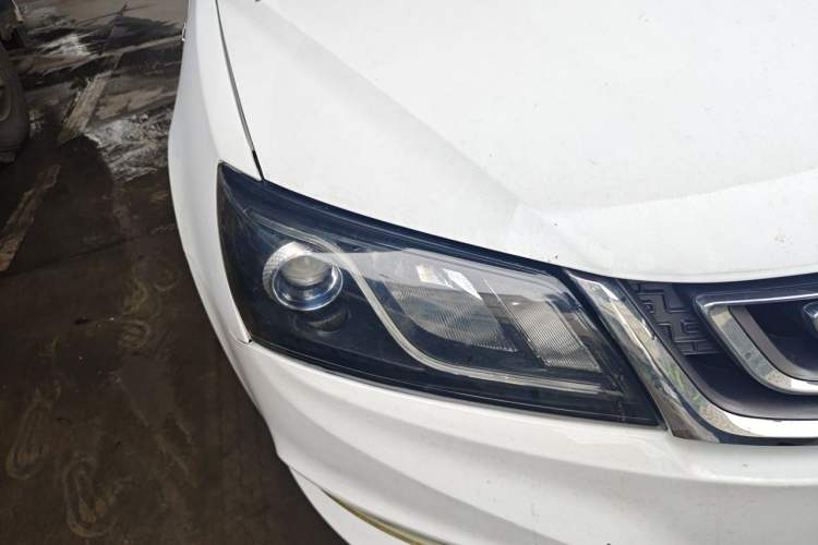 Used Geely Auto Emgrand 2017 Sedan Million Edition 1.5L Manual - Upward Version Right Front Headlight