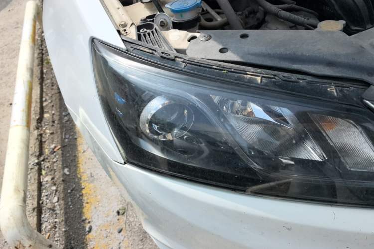 Used Geely Auto Emgrand 2017 Sedan Million Edition 1.5L Manual Luxury Model Right Front Headlight
