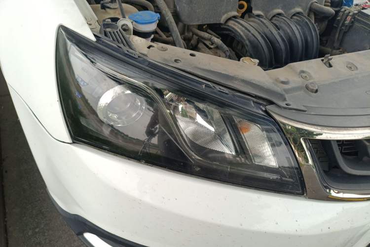 Used Geely Auto Emgrand 2017 Hatchback RS Million Edition 1.5L CVT Upward Version Right Front Headlight