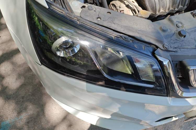 Used Geely Auto Emgrand 2017 Sedan Million Edition 1.5L Manual - Upward Version Right Front Headlight