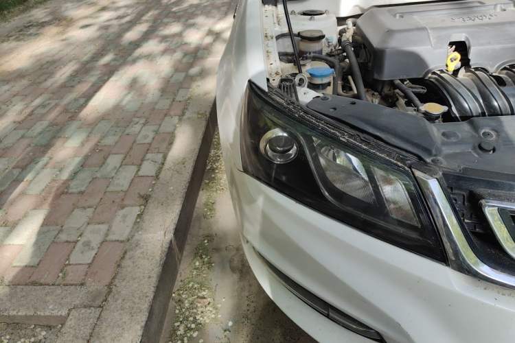 Used Geely Auto Emgrand 2017 Sedan Million Edition 1.5L Manual Upward Connect Version Right Front Headlight