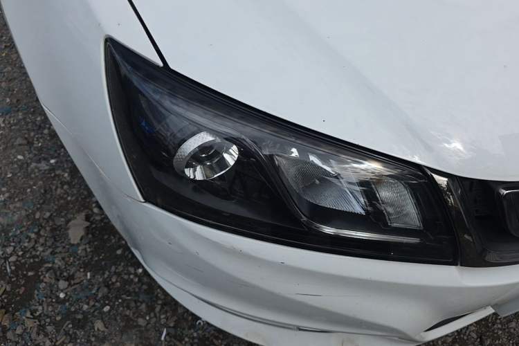 Used Geely Auto Emgrand 2017 Sedan Million Edition 1.5L Manual - Upward Version Right Front Headlight