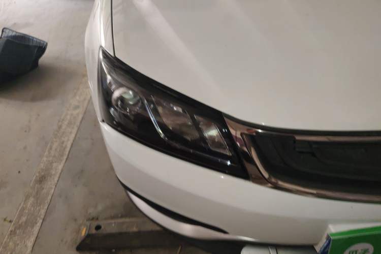 Used Geely Auto Emgrand 2017 Hatchback RS Million Edition 1.5L CVT Upward Version Right Front Headlight