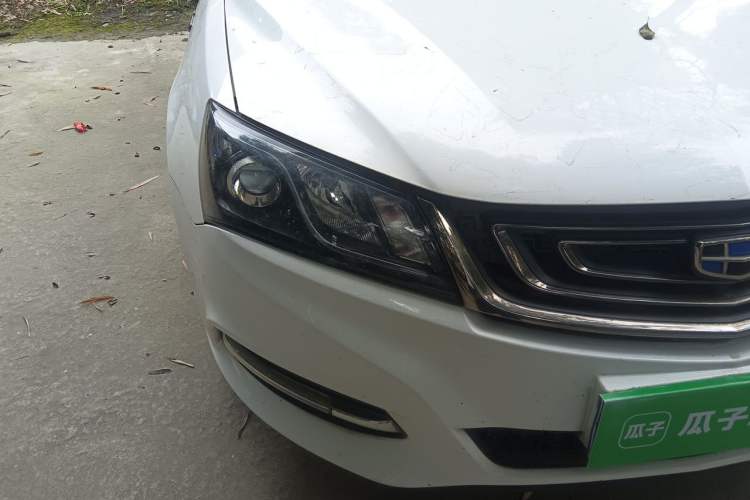 Used Geely Auto Emgrand 2017 Sedan Million Edition 1.5L Manual - Upward Version Right Front Headlight