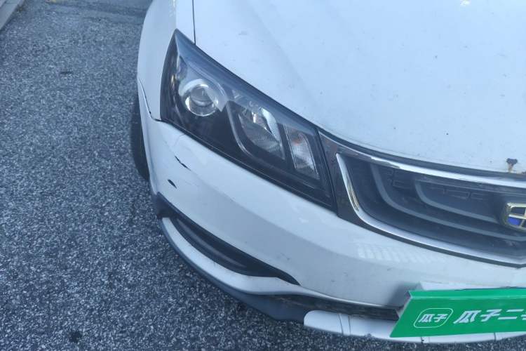 Used Geely Auto Emgrand 2017 Hatchback RS Million Edition 1.5L Manual Upward Version Right Front Headlight