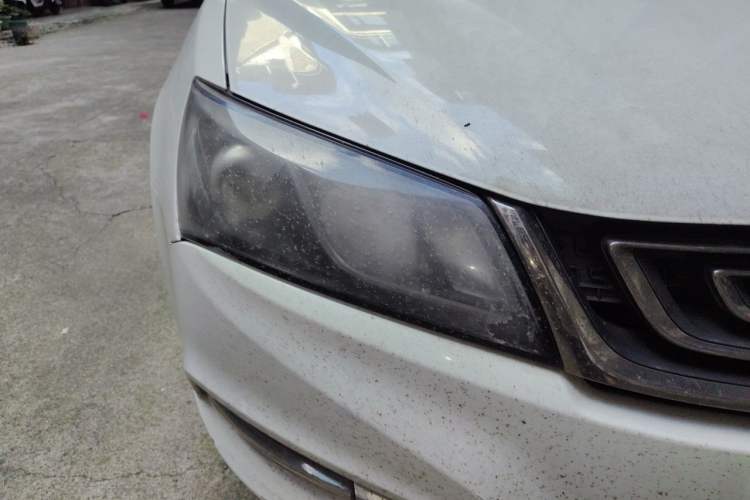 Used Geely Auto Emgrand 2017 Sedan Million Edition 1.5L Manual Luxury Model Right Front Headlight
