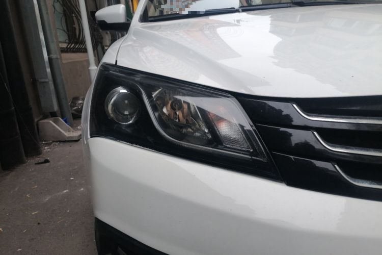 Used Geely Auto Emgrand 2017 Hatchback RS Million Edition 1.5L Manual Upward Version Right Front Headlight