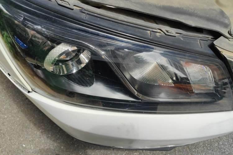 Used Geely Auto Emgrand 2017 Hatchback RS Million Edition 1.5L Manual Upward Version Right Front Headlight
