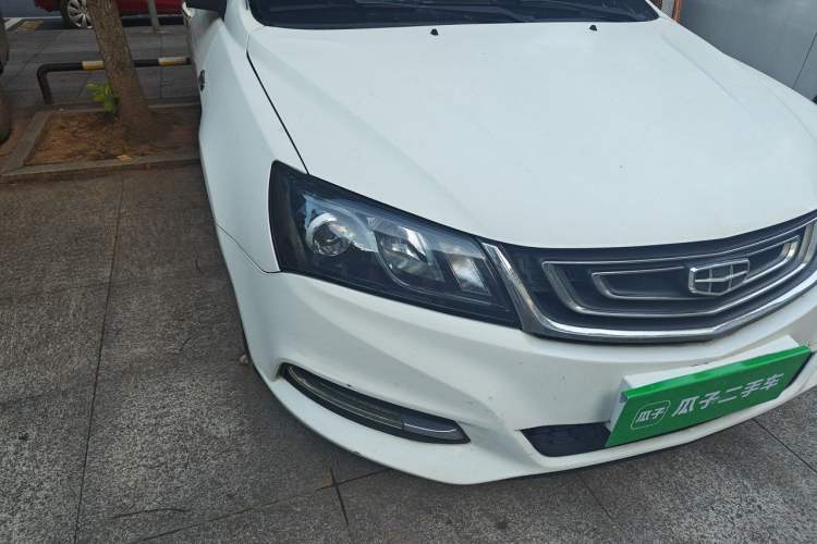 Used Geely Auto Emgrand 2017 Sedan Million Edition 1.5L CVT Upward Connectivity Version Right Front Headlight