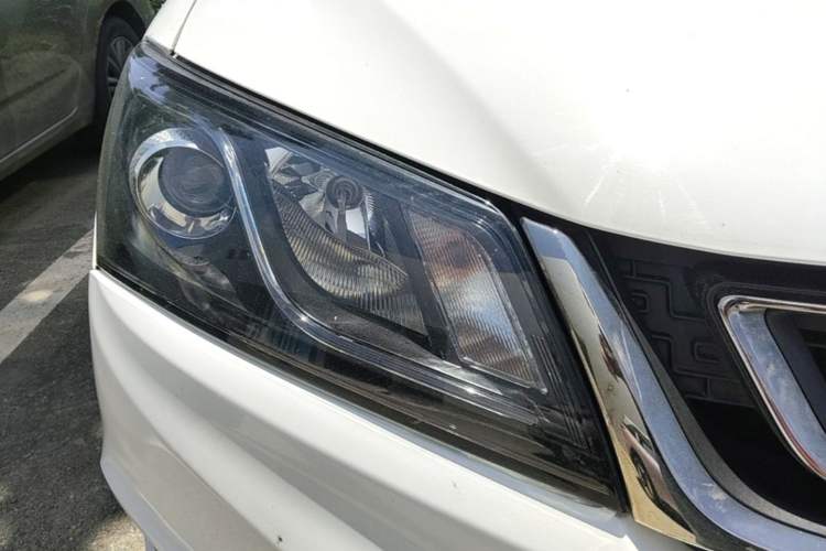 Used Geely Auto Emgrand 2017 Sedan Million Edition 1.5L Manual - Upward Version Right Front Headlight