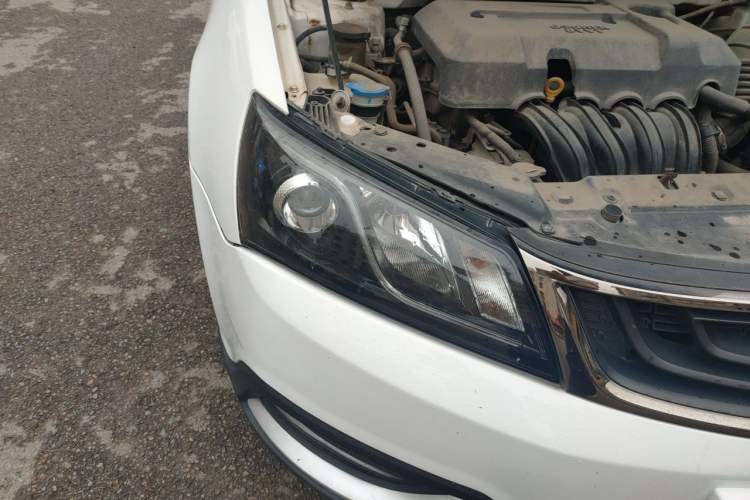 Used Geely Auto Emgrand 2017 Hatchback RS Million Edition 1.5L CVT Upward Version Right Front Headlight