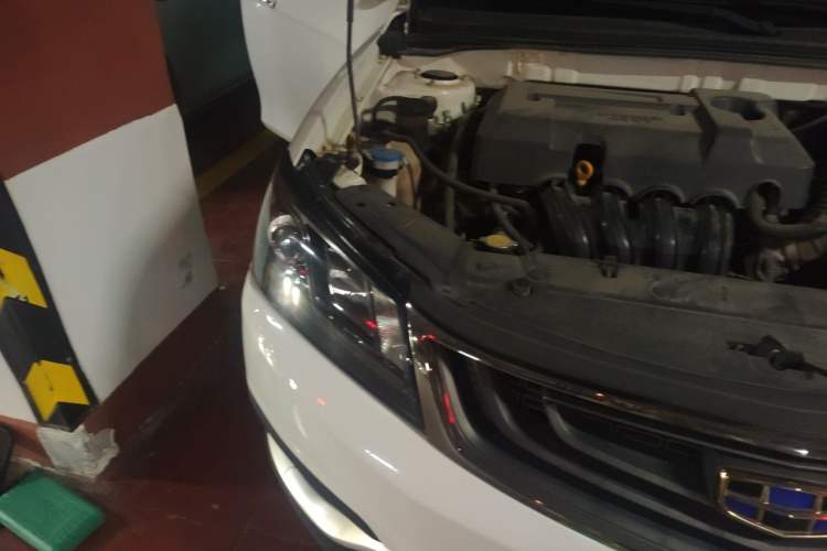 Used Geely Auto Emgrand 2017 Hatchback RS Million Edition 1.5L Manual Upward Version Right Front Headlight