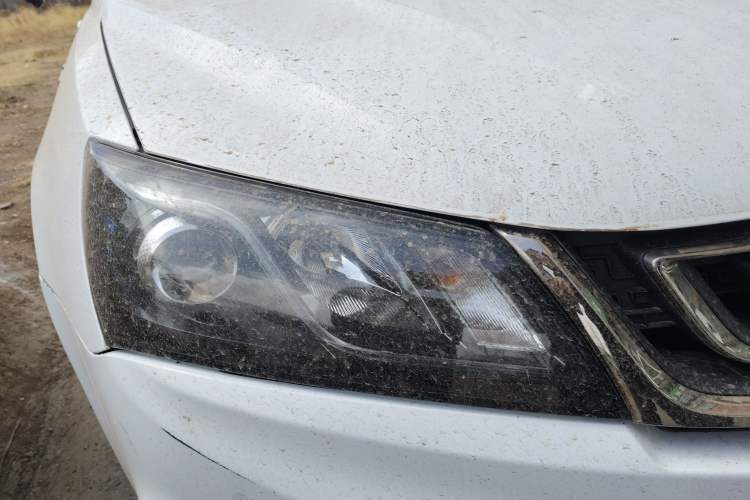 Used Geely Auto Emgrand 2017 Sedan Million Edition 1.5L Manual Luxury Model Right Front Headlight