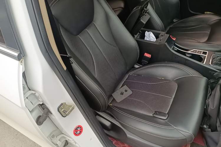 Used Geely Auto Emgrand 2017 Sedan Million Edition 1.5L CVT Upward Version Right Front Seat