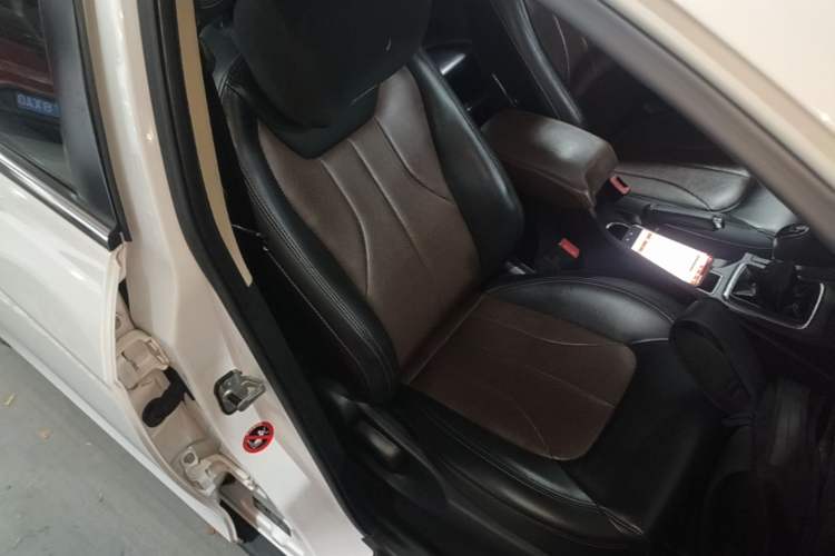 Used Geely Auto Emgrand 2017 Hatchback RS Million Edition 1.5L Manual Upward Version Right Front Seat