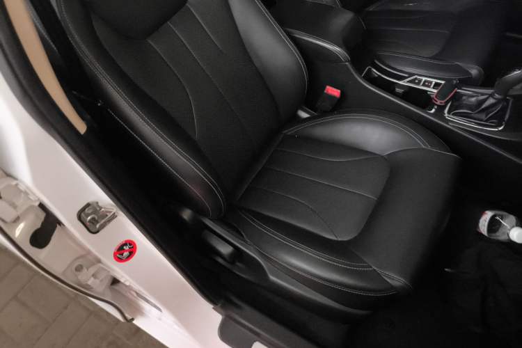 Used Geely Auto Emgrand 2017 Sedan Million Edition 1.5L CVT Upward Version Right Front Seat