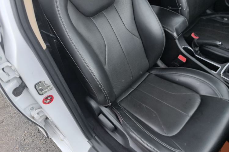 Used Geely Auto Emgrand 2017 Sedan Million Edition 1.5L Manual - Upward Version Right Front Seat