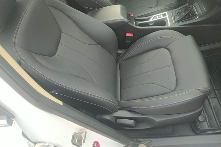 Used Geely Auto Emgrand 2017 Sedan Million Edition 1.5L CVT Upward Connectivity Version Right Front Seat