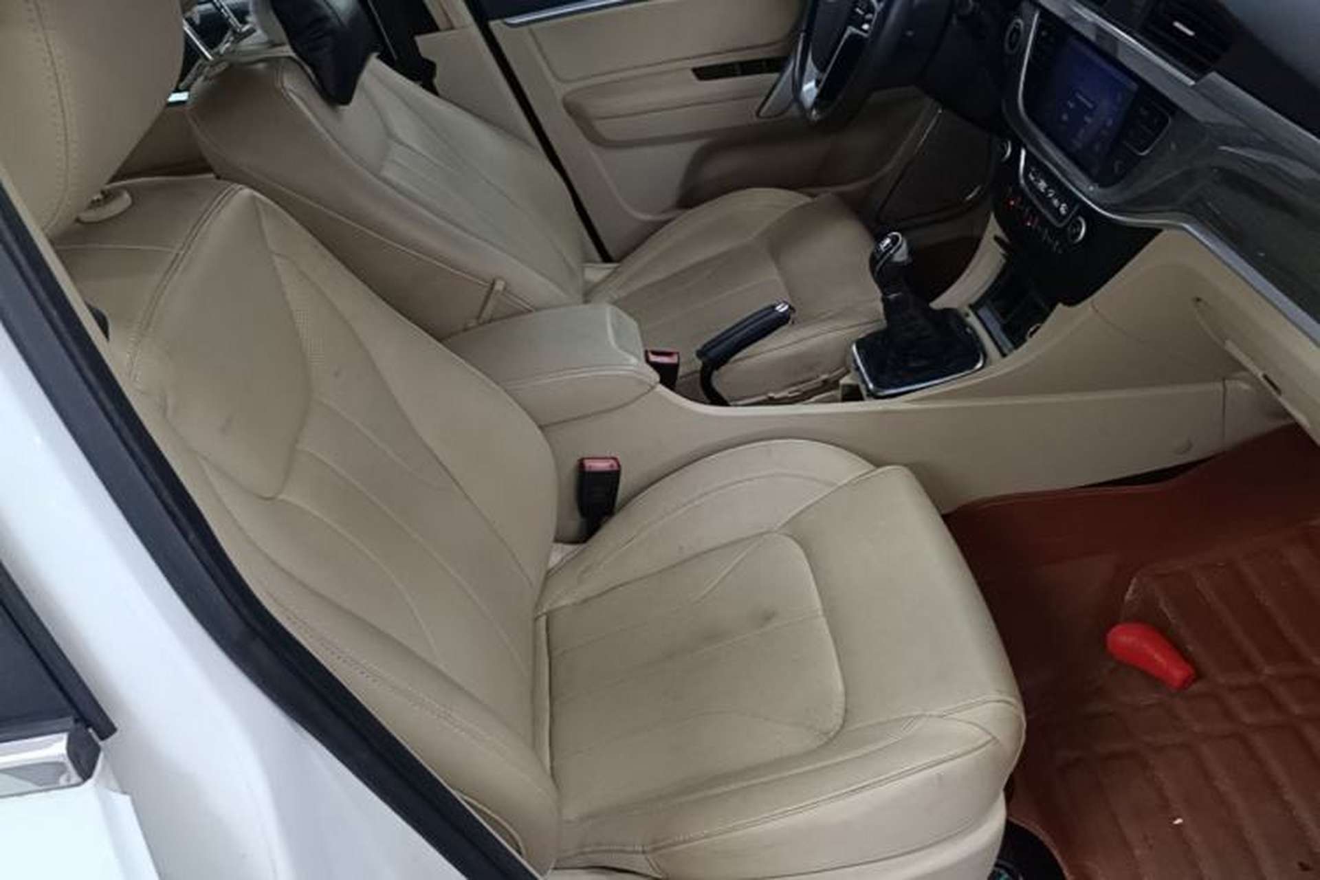Used Geely Auto Emgrand 2017 Sedan Million Edition 1.5L Manual Luxury Model Right Front Seat