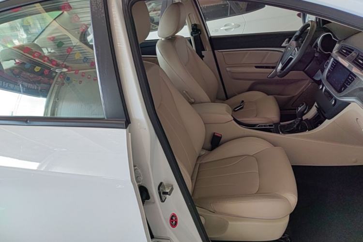 Used Geely Auto Emgrand 2017 Sedan Million Edition 1.5L CVT Luxury Model Right Front Seat